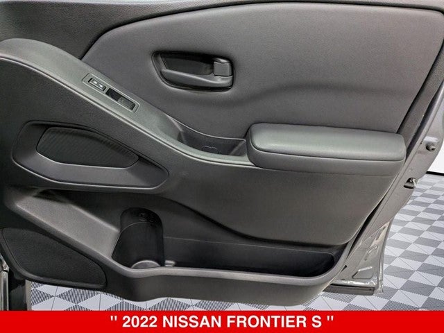 2022 Nissan Frontier S