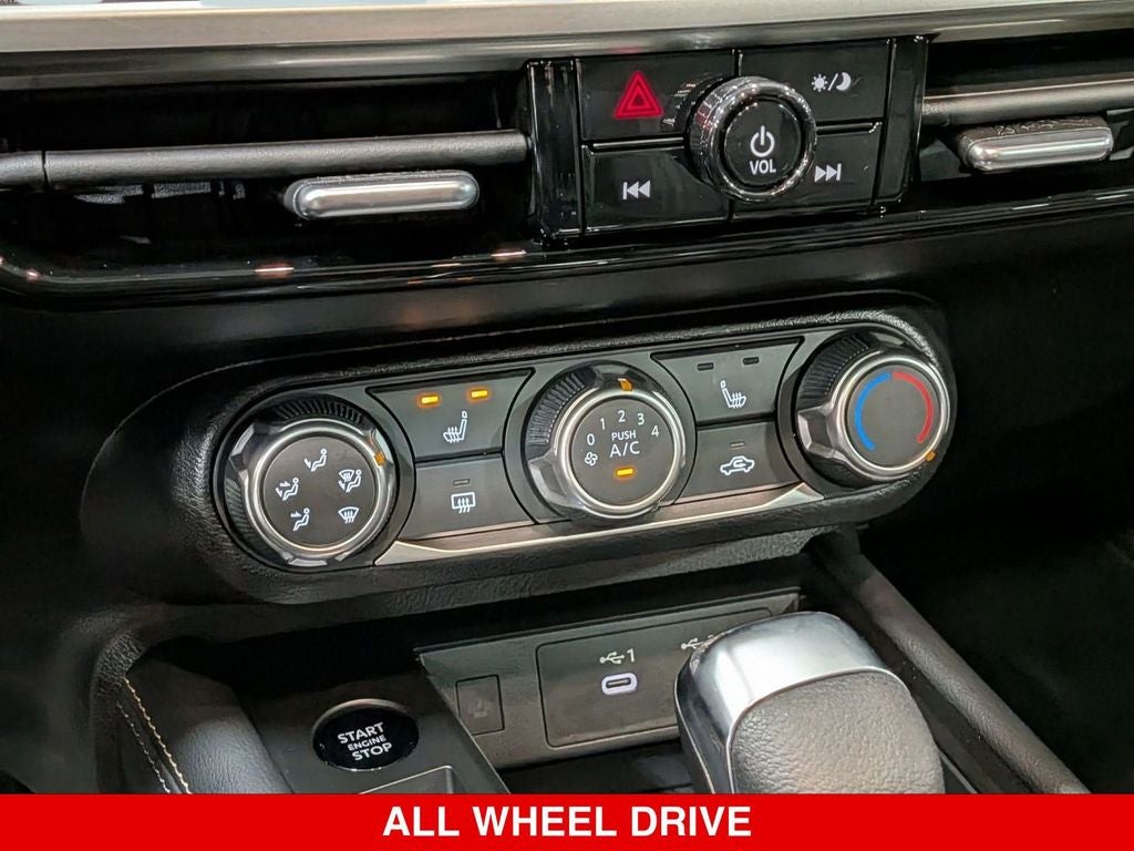 2025 Nissan Kicks SV Premium AWD NISSAN CERTIFIED