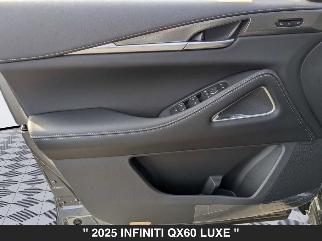 2025 INFINITI QX60 LUXE