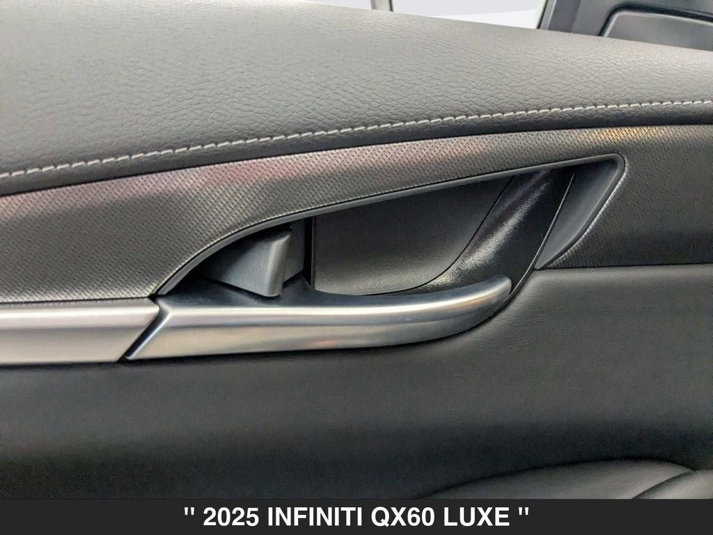 2025 INFINITI QX60 LUXE