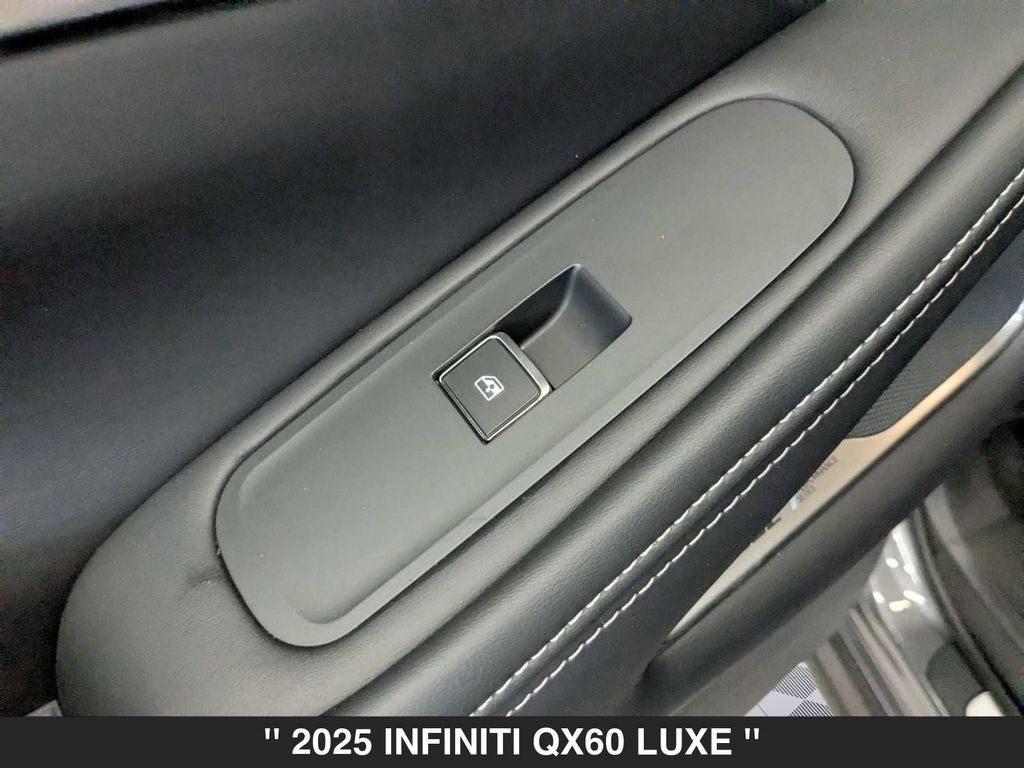 2025 INFINITI QX60 LUXE