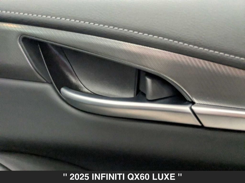 2025 INFINITI QX60 LUXE