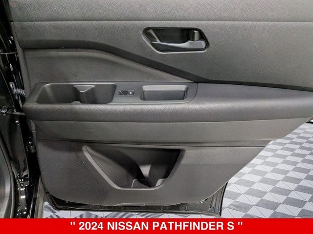 2024 Nissan Pathfinder S
