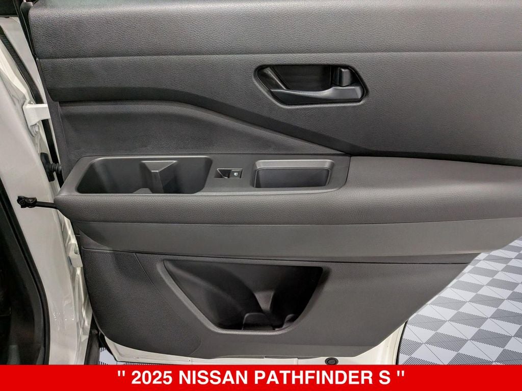 2025 Nissan Pathfinder S