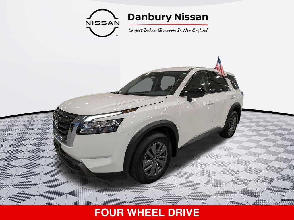 2025 Nissan Pathfinder S