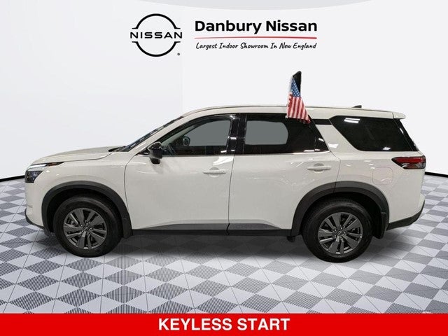 2025 Nissan Pathfinder S