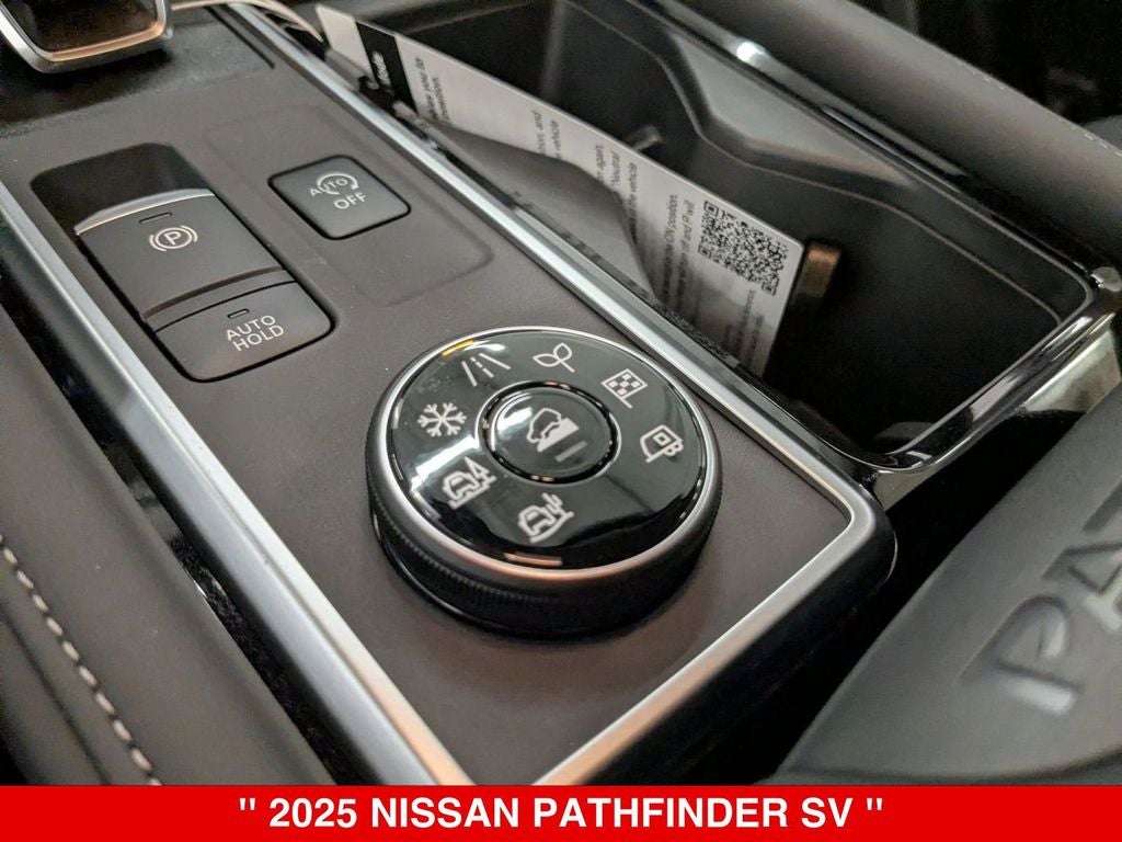 2025 Nissan Pathfinder SV
