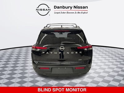2025 Nissan Pathfinder SV