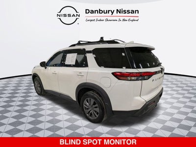 2024 Nissan Pathfinder SV