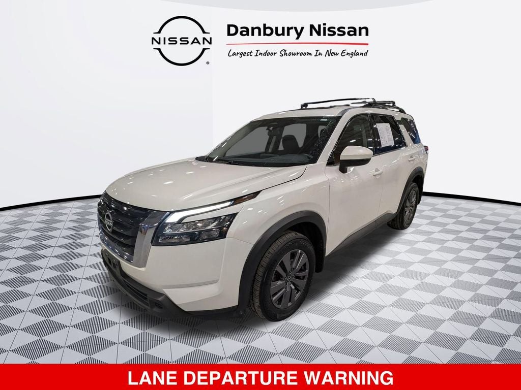 2024 Nissan Pathfinder SV