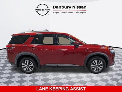 2024 Nissan Pathfinder SL