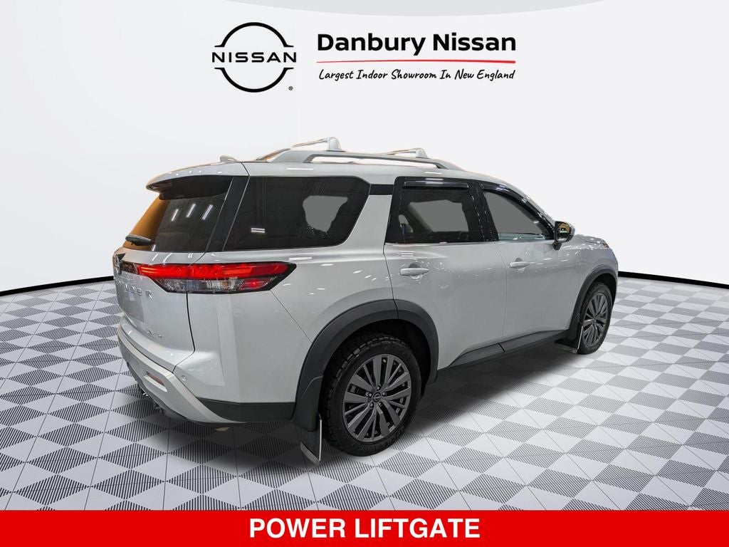 2025 Nissan Pathfinder SL