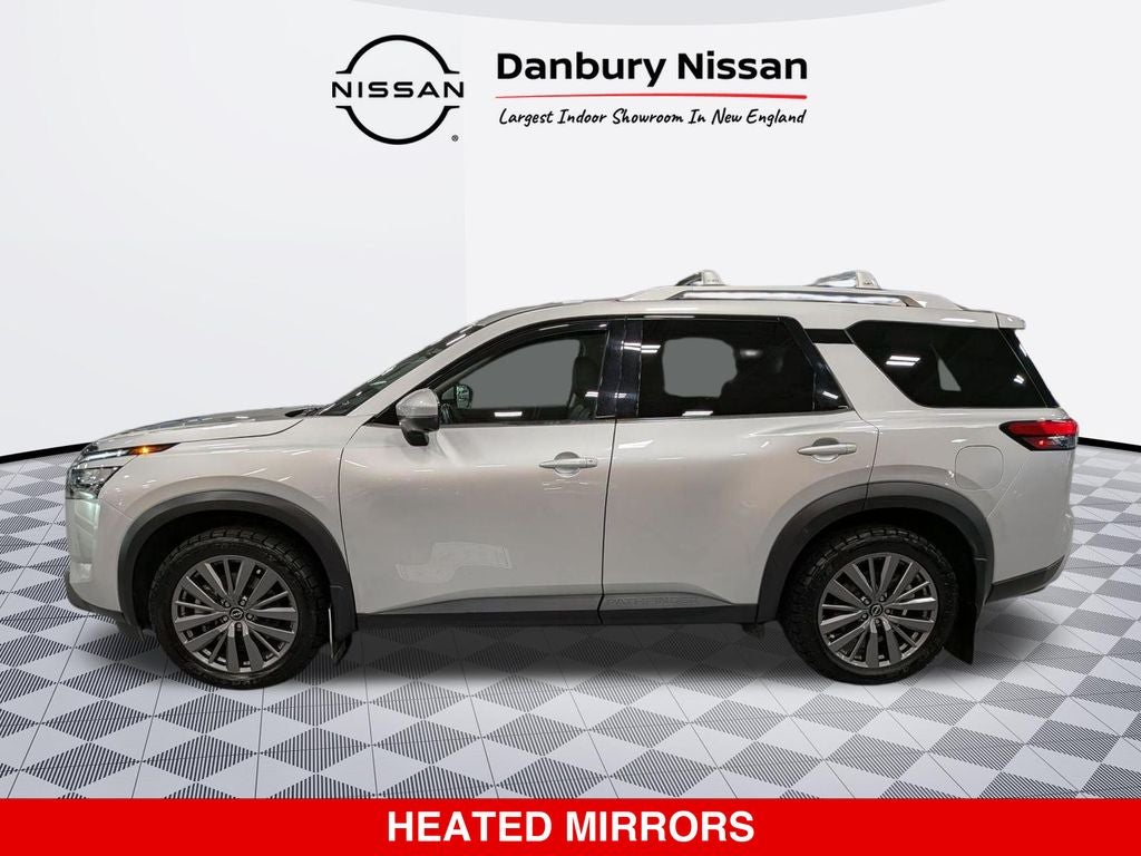 2025 Nissan Pathfinder SL
