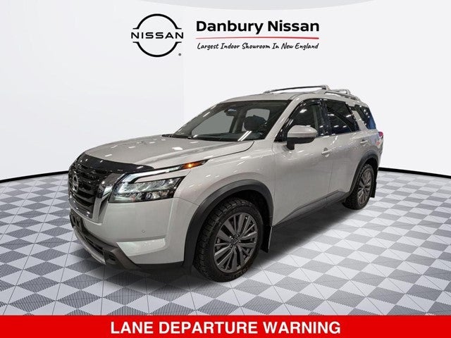 2025 Nissan Pathfinder SL