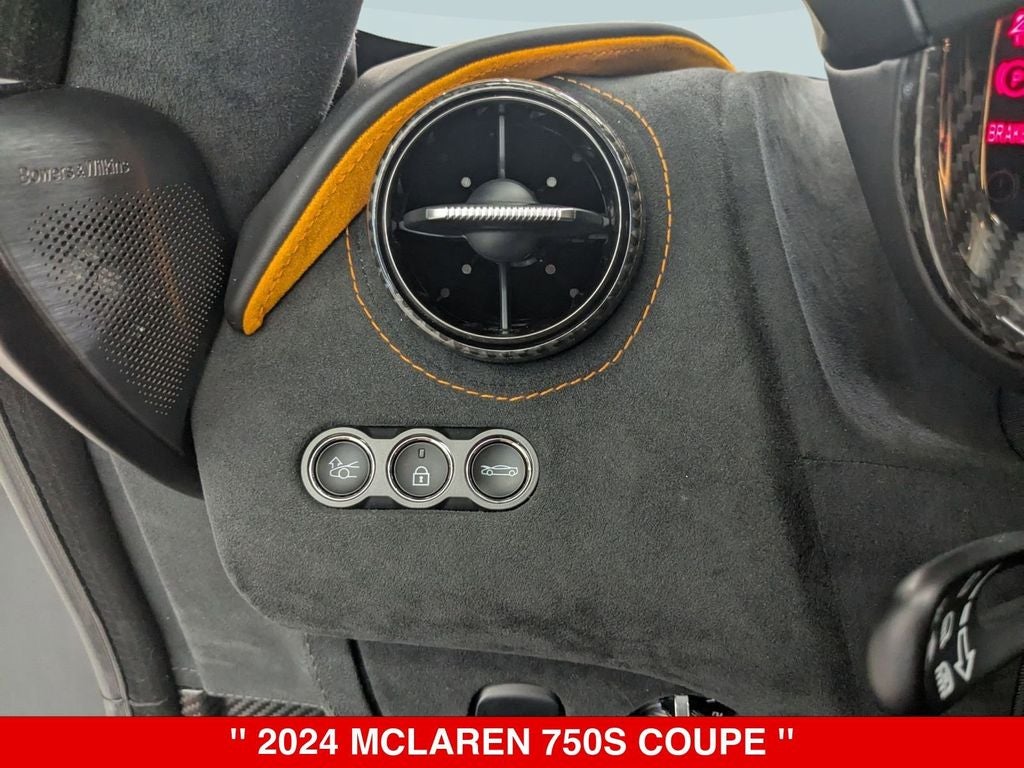 2024 McLaren 750S Coupe