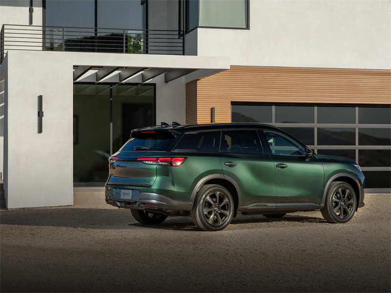 Green 2027 INFINITI QX60